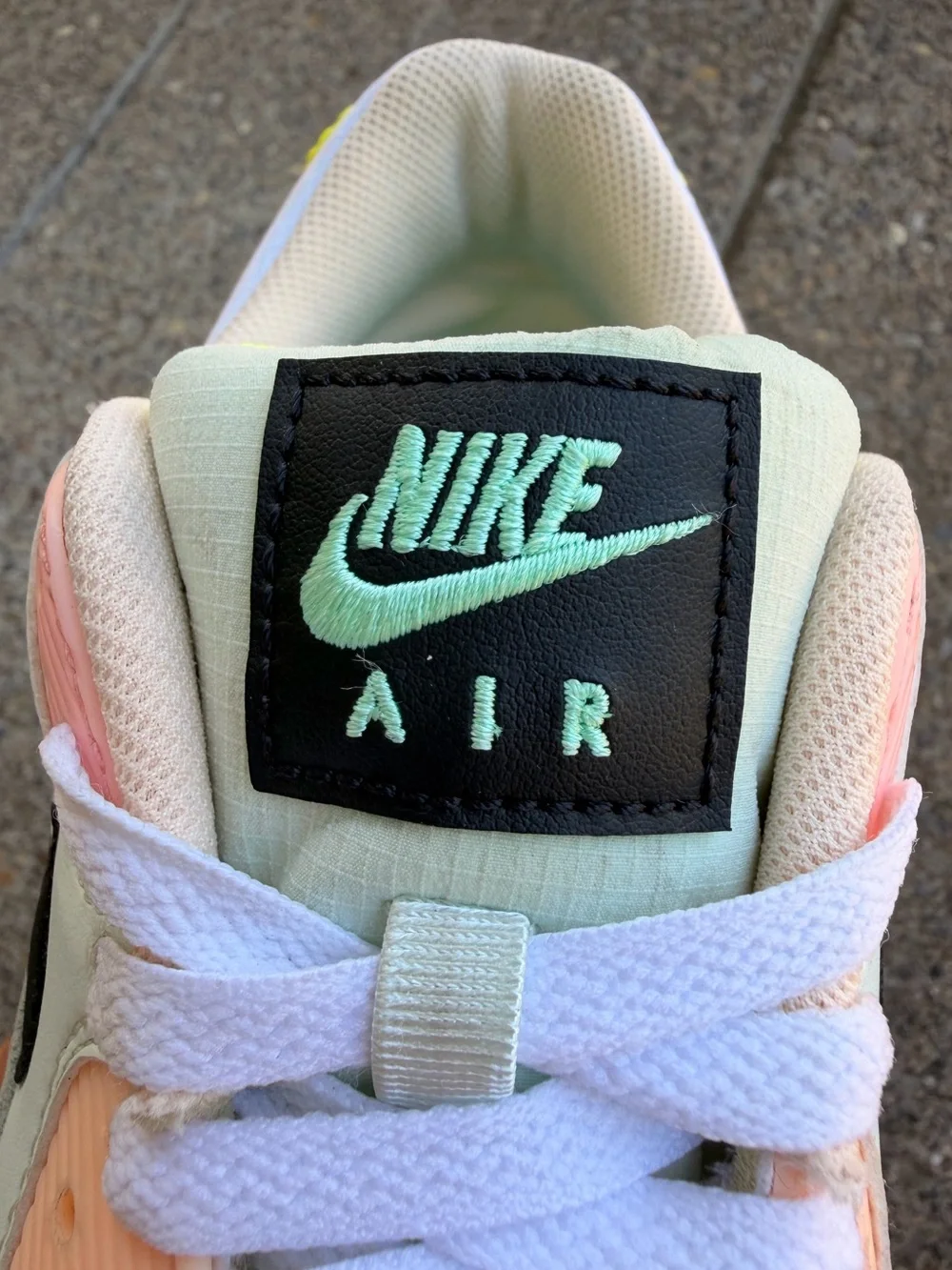 Women’s Nike Air Max 90